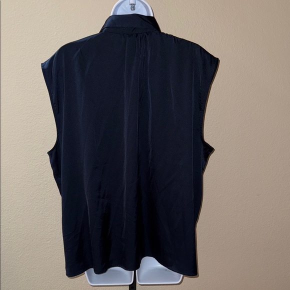 Banana Republic Dark Blue Satin Sleeveless Button Up Collared Blouse Women’s XL - Picture 4 of 6
